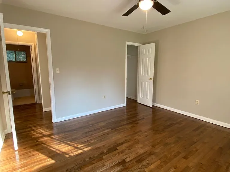 190 Midway Rd — Photo 6