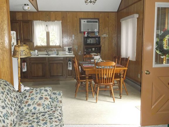 2nd image of 165 Little Creek Ln