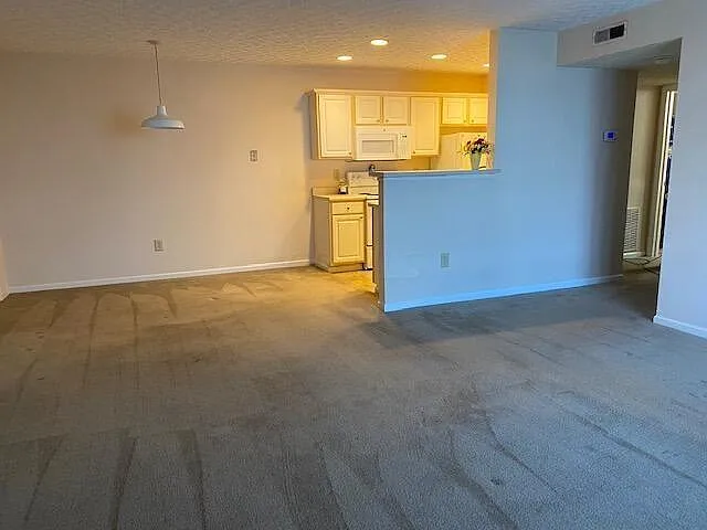 5507 Garden Rdg — Photo 6