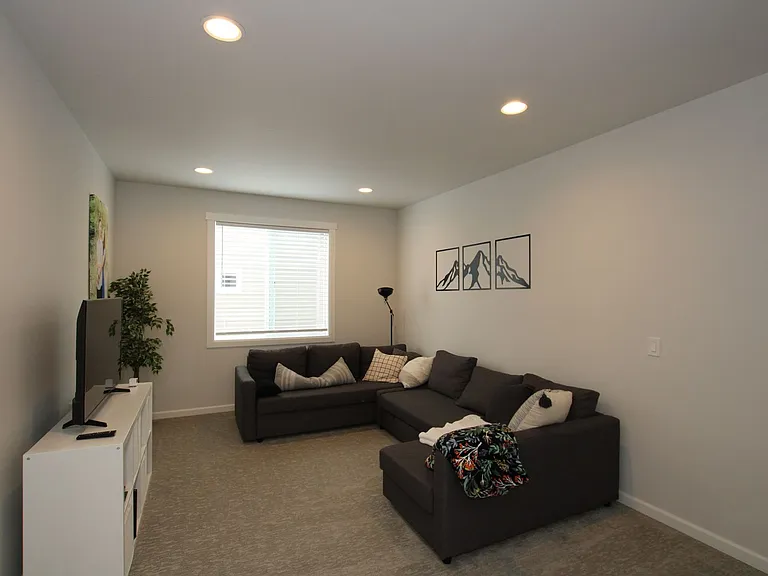 9668 Prospect Pl — Photo 7