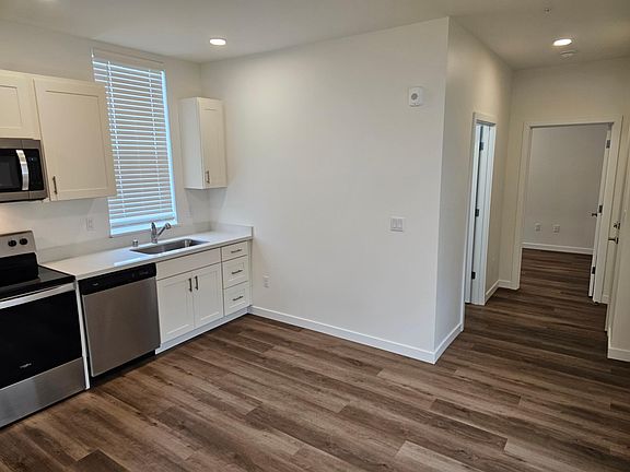 3rd image of 4329 S Puget Sound Ave #104