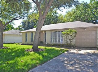 8806 Amblewood Dr, Houston, TX 77099