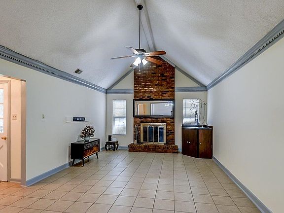 5th image of 7157 Lamesa Ln