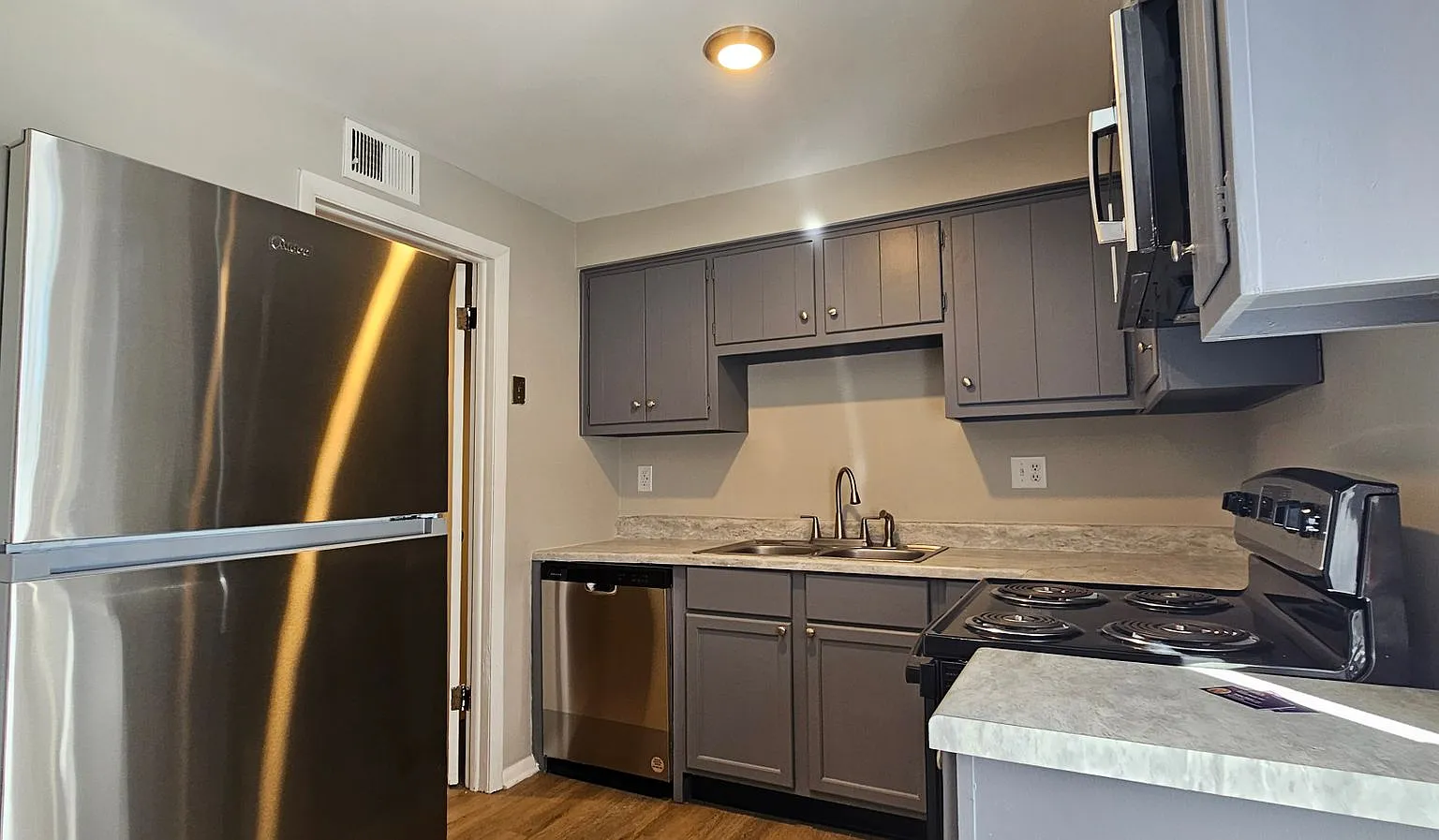 Flowerdale Townhomes — Photo 2