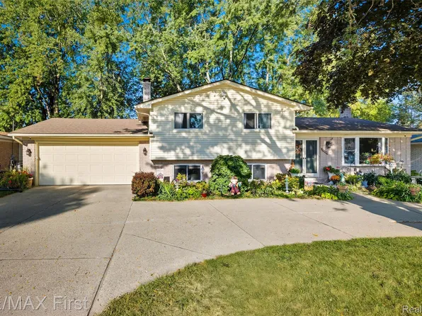35249 Wagner Dr, Clinton Township, MI 48035