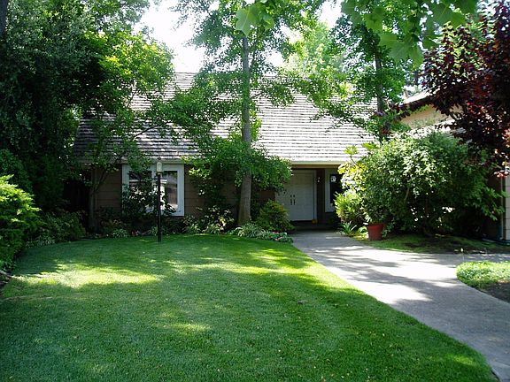 2nd image of 3795 Hatchers Cir