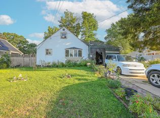 12 Garnet Dr, Brentwood, NY 11717