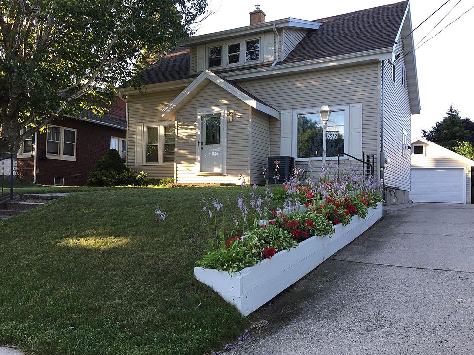 2nd image of 1519 Philippen St
