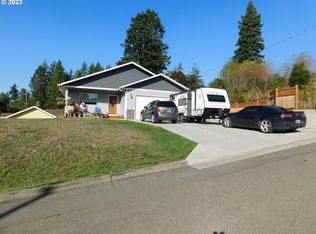 120 E 6th St, Coquille, OR 97423