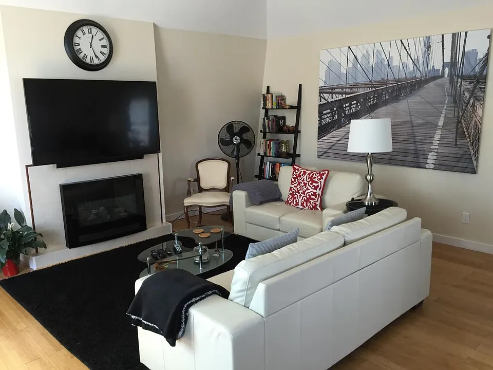 254 Spring St #4