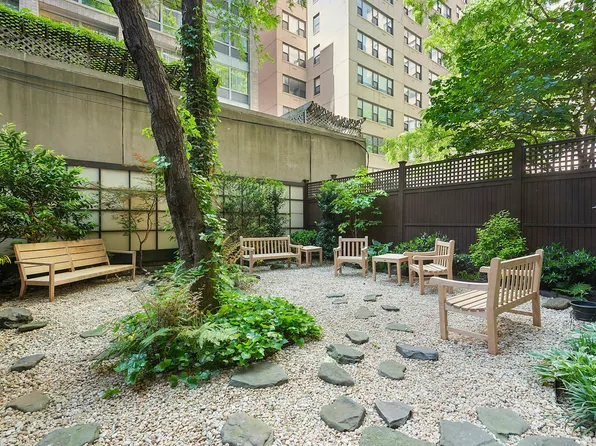 130 West 67th Street 5L image 11 of 12