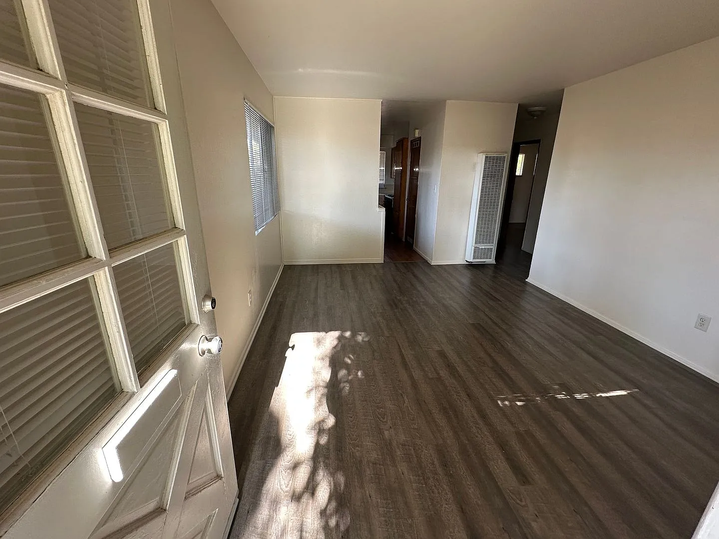 Cute 2 Bd 1Ba Unit in quiet 14 unit Apartment complex — Photo 3