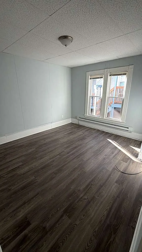 2 bed, 900 sqft, $1,600 — Photo 3