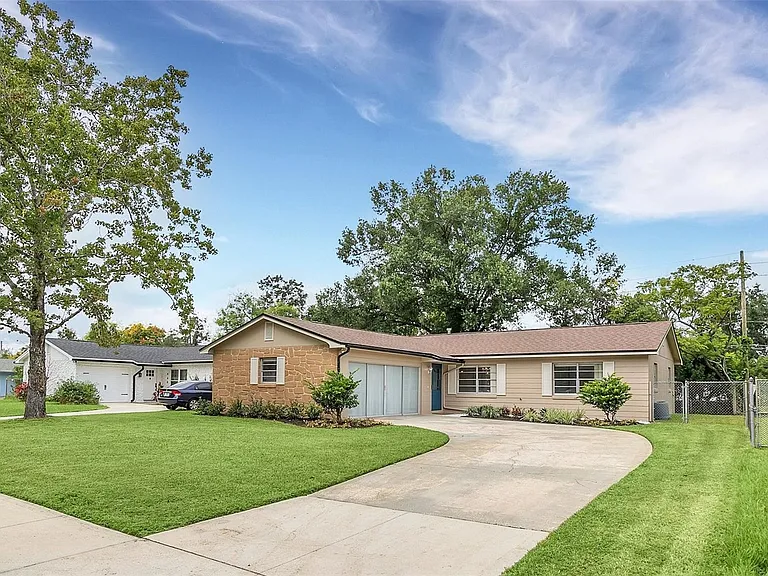 440 Tulane Dr — Photo 2