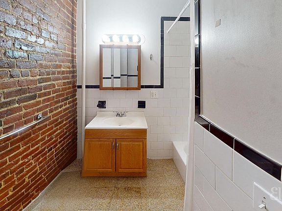 5th image of 421 E 73rd St APT 3C