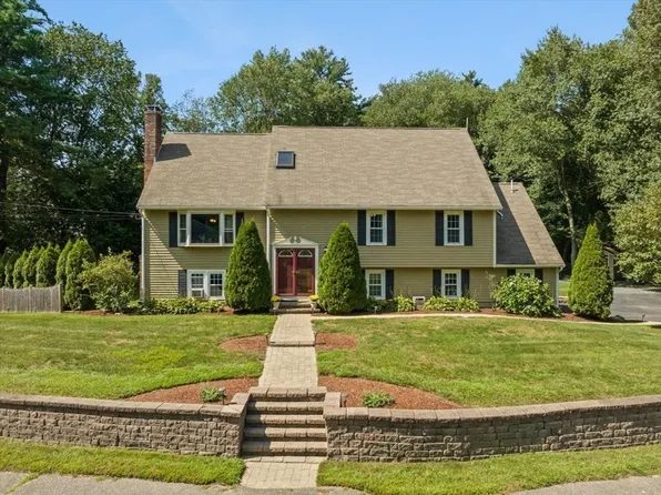 11 Guinevere Rd, North Easton, MA 02356