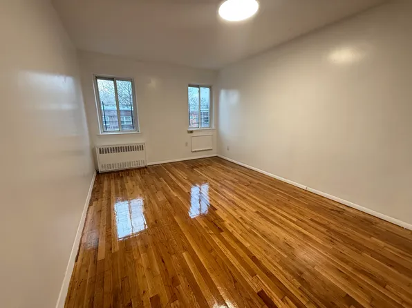 592 East 81st Street image 14 of 24