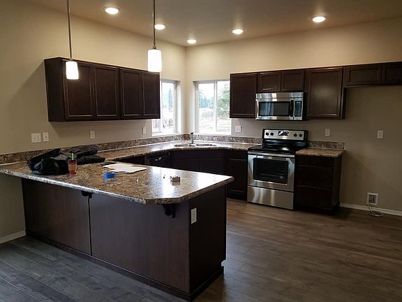 2nd image of 128 Carver Walk SE