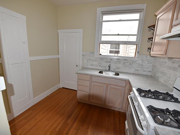 3rd image of 1430 California St APT 9