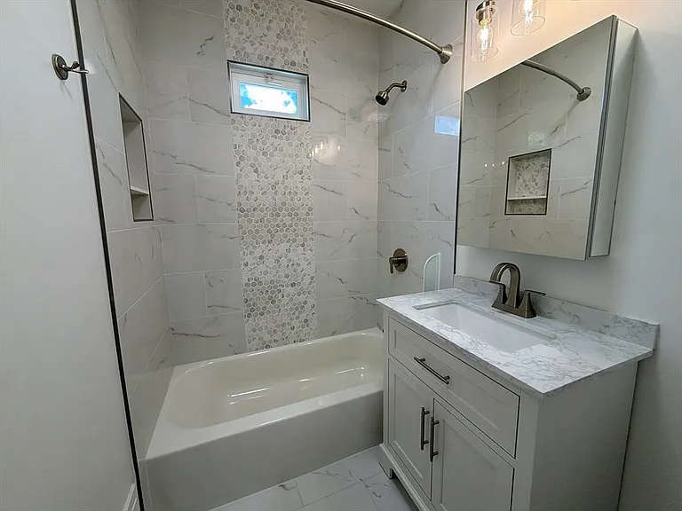 630 Metropolitan Ave #3 — Photo 7