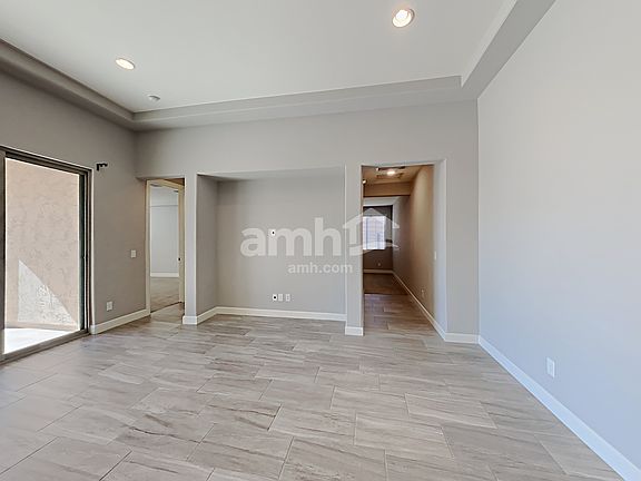 4th image of 18239 W Goldenrod St