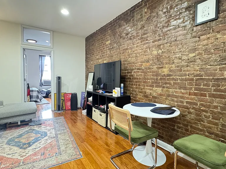 342 E 9th St #4B — Photo 4