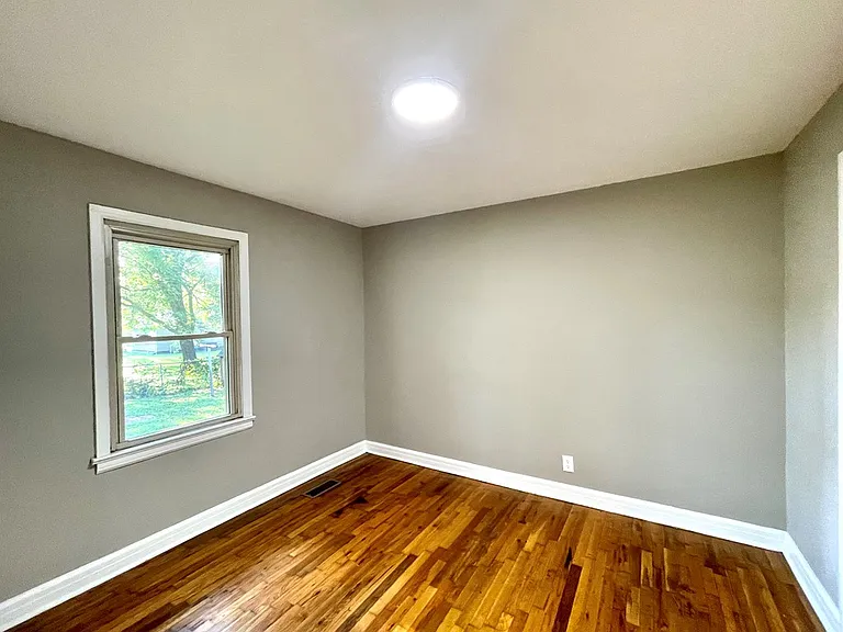 106 Peggy Ln — Photo 6