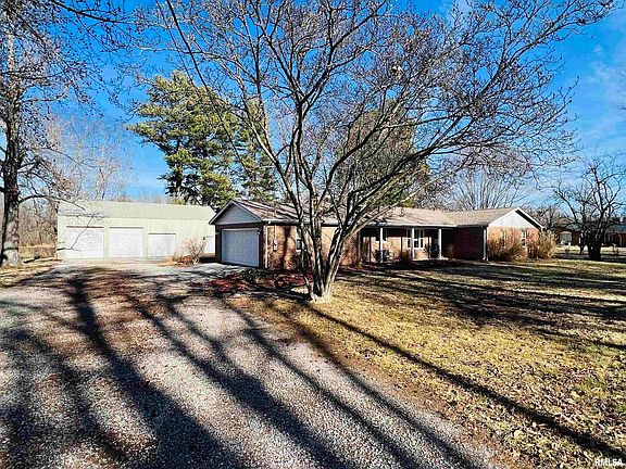 3rd image of 43 Brock Ln
