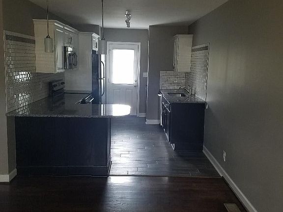 2nd image of 307 311 Forest Ln #C