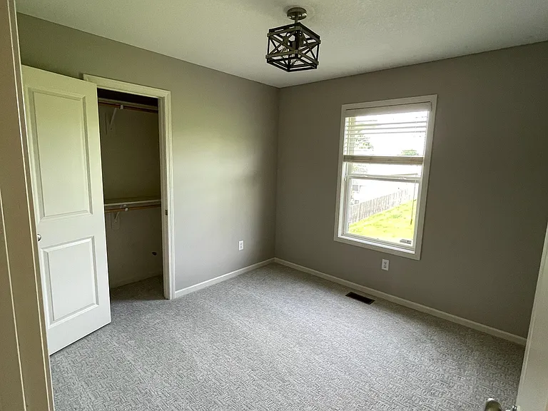 12213 Bennington Ave — Photo 25