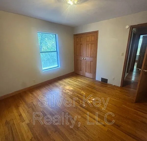 900 S Jackson St — Photo 17