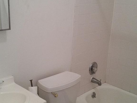 5th image of 2150 N Carlisle St