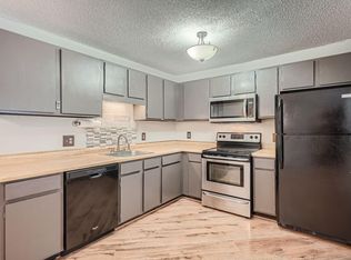 1700 Four Oaks Rd APT 314B, Eagan, MN 55121