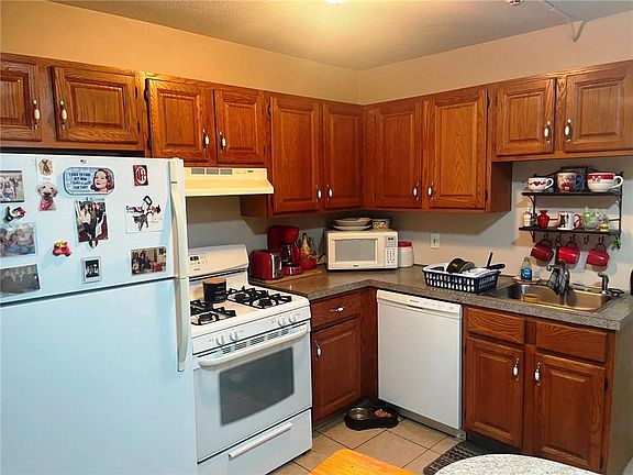 3rd image of 10 East St APT 108