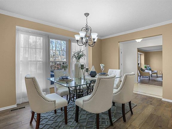 5th image of 13106 Roundstone Ct