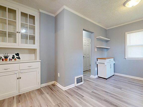 5th image of 512 Harter Ave
