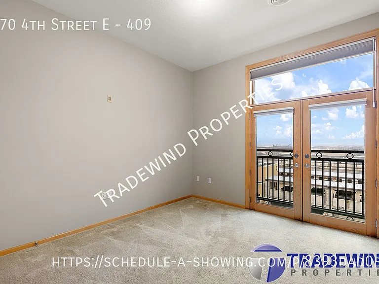 270 4th St E #409 — Photo 12