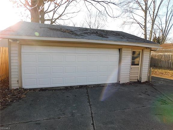 2nd image of 441 Pecan Dr