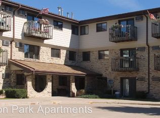 1020 S 12th St APT 108, Manitowoc, WI 54220