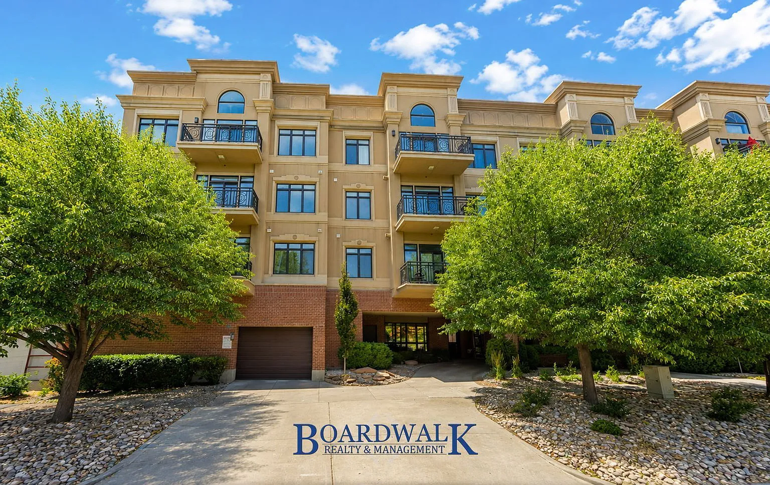 2 bed, 2.0 bath, 1100 sqft, $1,750 — Photo 2