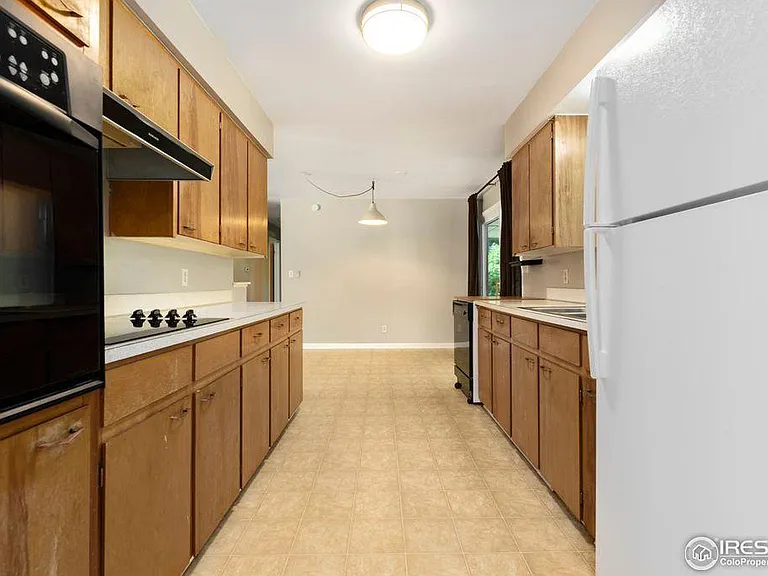 1241 S Bryan Ave — Photo 10