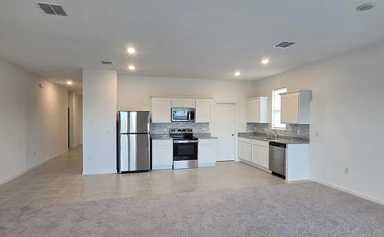 474 Hennepin Loop — Photo 17