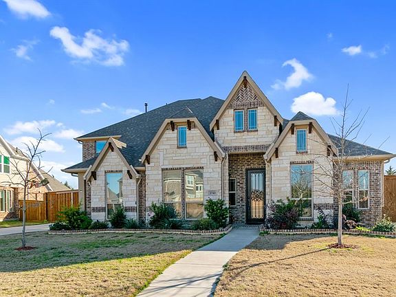 2nd image of 2743 Neblina Ct