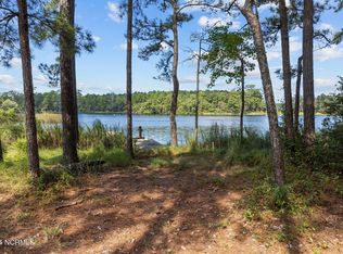 499 Fisher Town Rd, Havelock, NC 28532