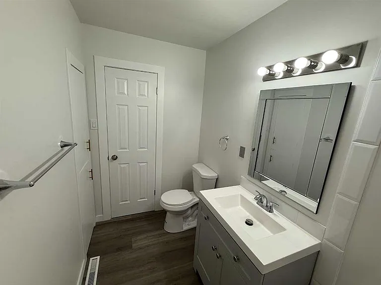 5416 46th St #1 — Photo 7
