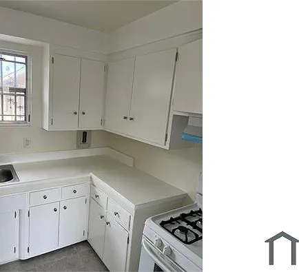 327 S Alexandria Ave — Photo 3