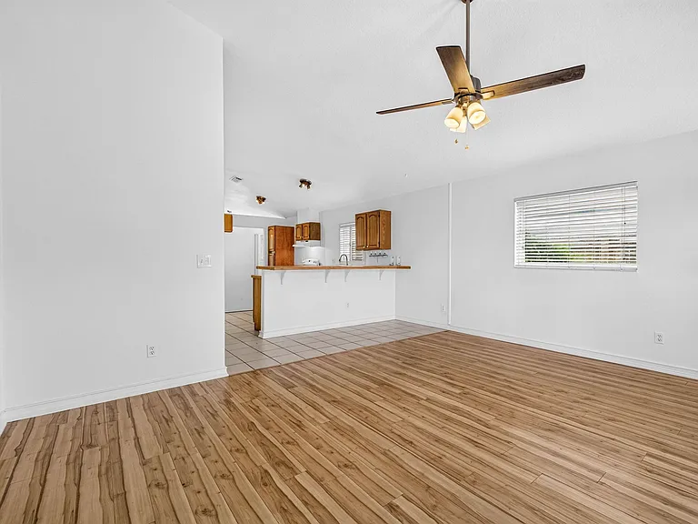 3105 Saint Clair Ave — Photo 20