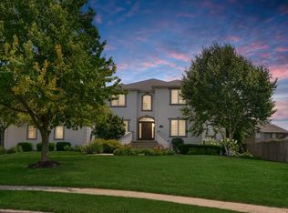 5 Weaver Ct, Bloomington, IL 61704