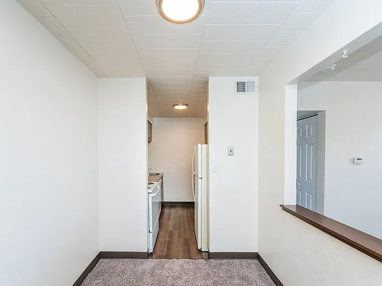 Landmark Apartments — Photo 29
