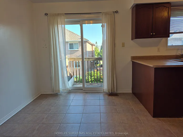 19 Foxchase Ave #46 — Photo 6